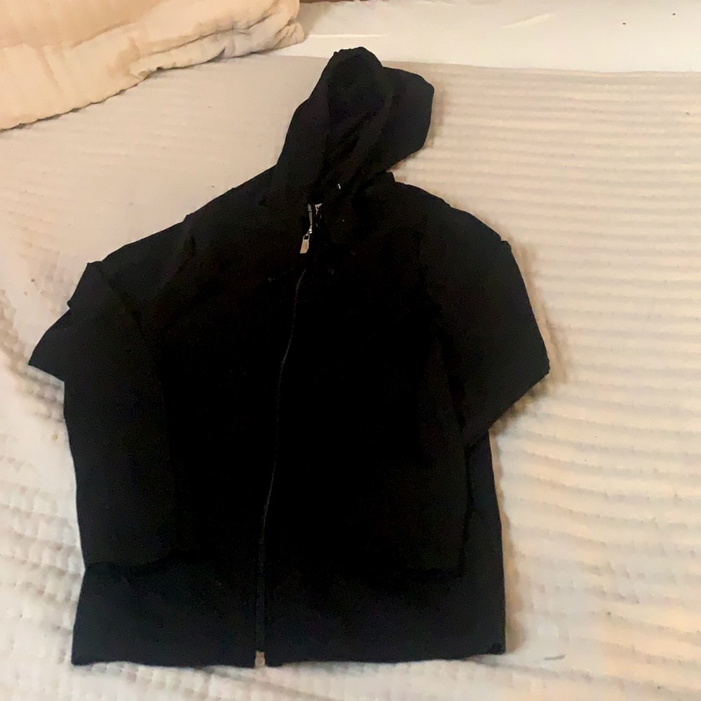 Cute and Comfy Plain Black Zip Up